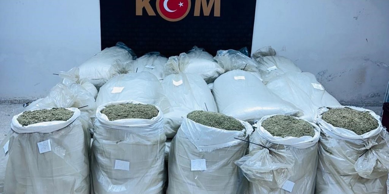 Edirne’de 720 kilo kaçak çay ele geçirildi