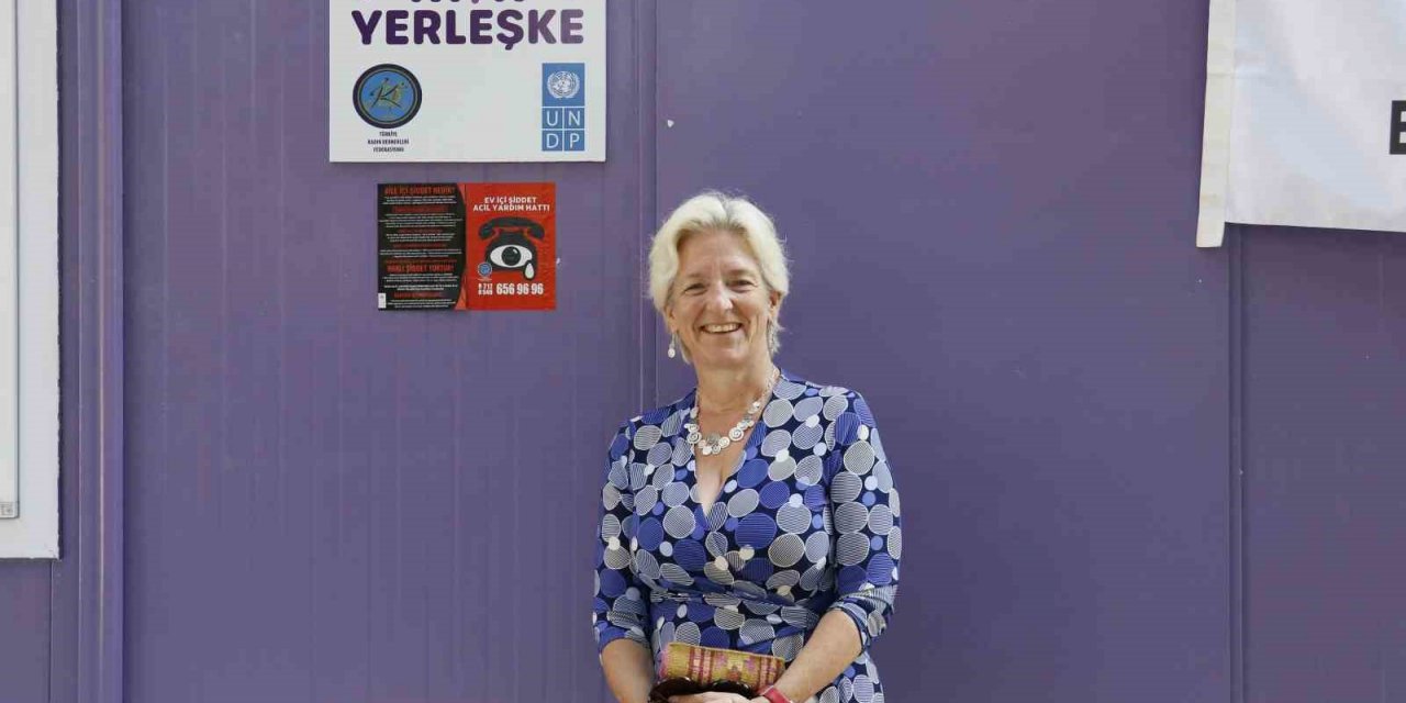 UNDP Türkiye Temsilcisi Louisa Vinton, çadır kentte “Mor Yerleşke”yi ziyaret etti