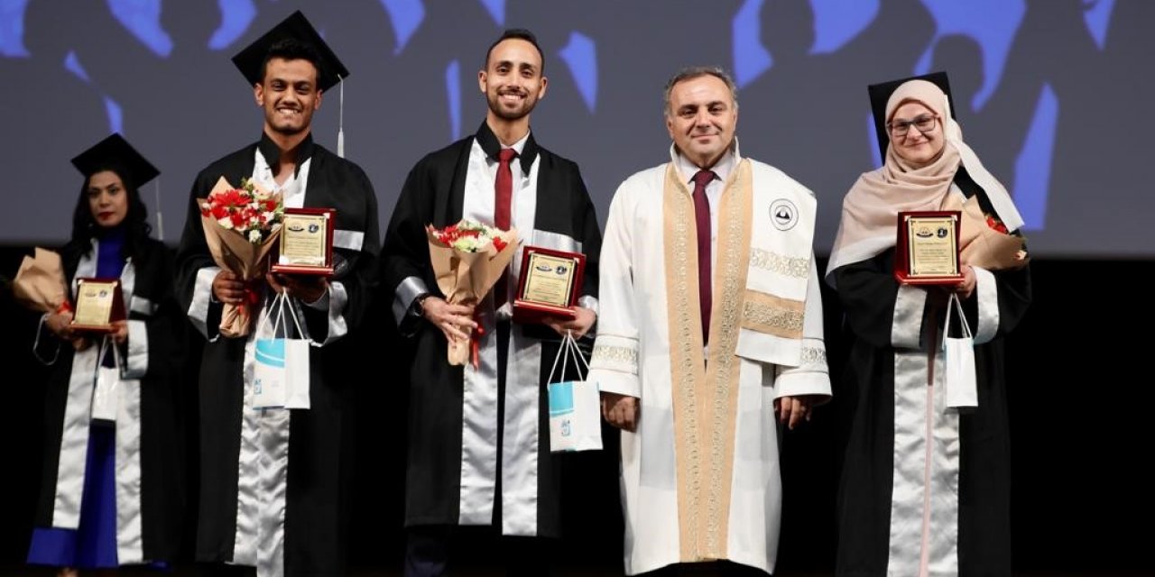 Erciyes Üniversitesi İletişim Fakültesi 17. dönem mezunlarını verdi