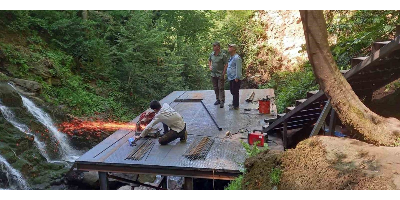 Güzeldere Şelalesine seyir terası