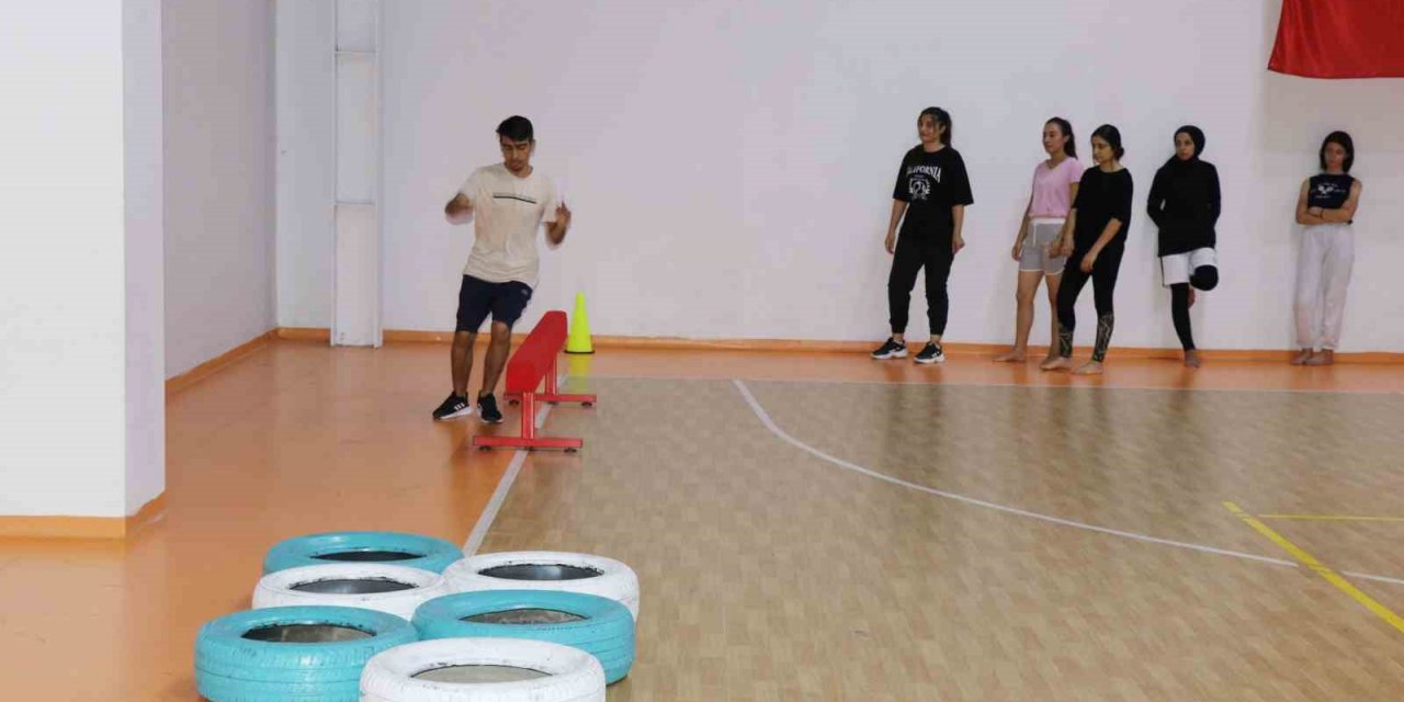 Gençler Haliliye’de sınavlara hazırlanıyor