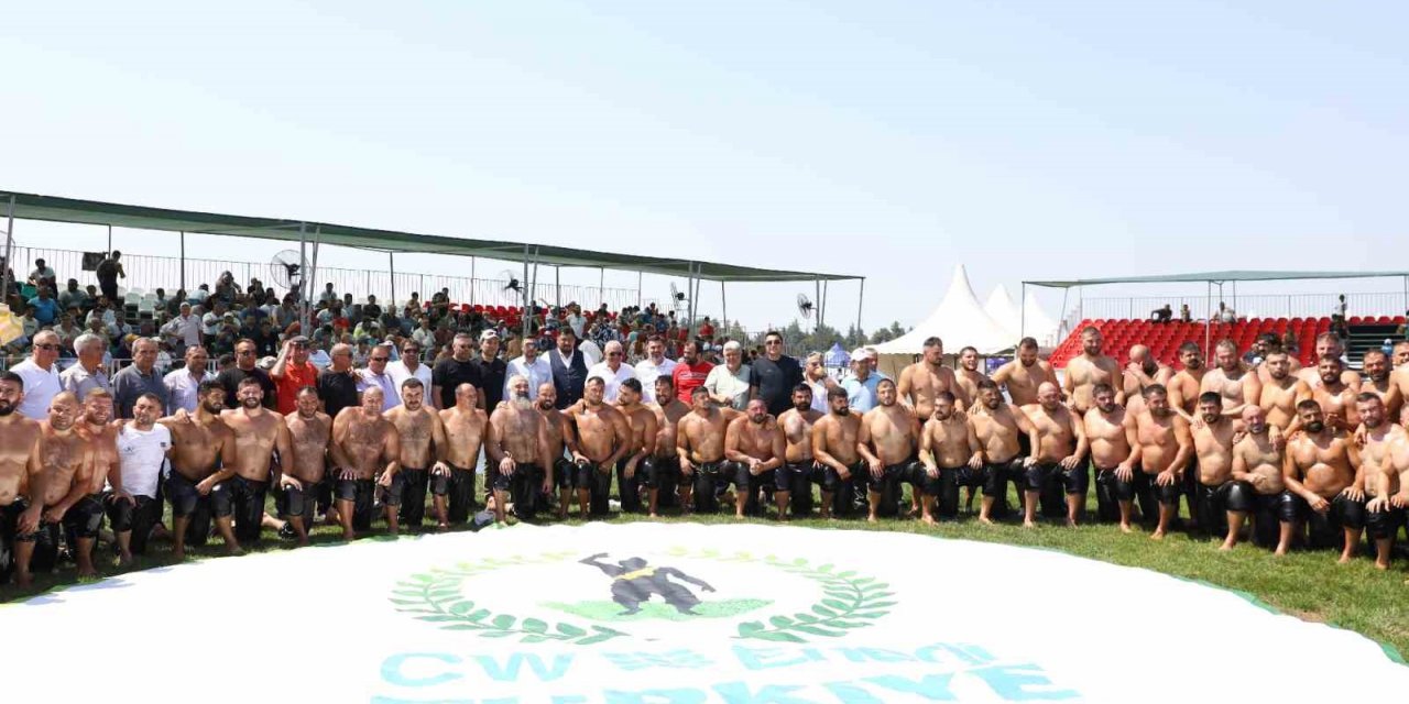 Pehlivanlar er meydanına çıktı