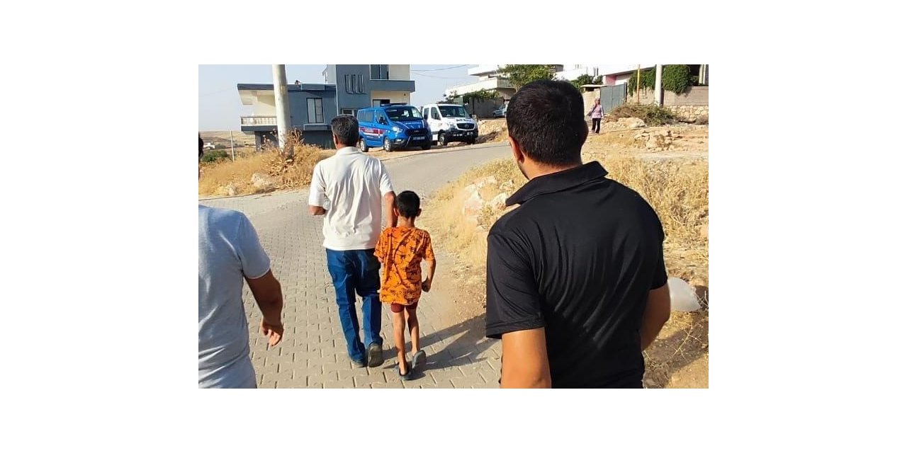 Mardin’de kayıp ihbarı verilen çocuk komşunun avlusunda uyurken bulundu