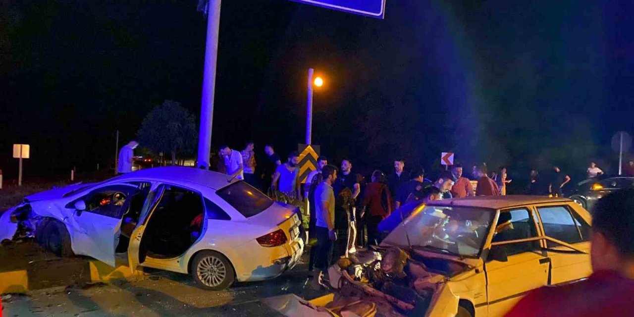 Zonguldak’ta iki otomobil çarpıştı: 2 yaralı
