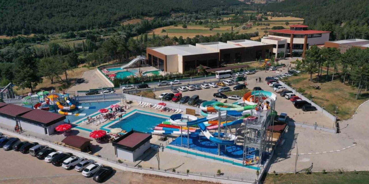 Bölgenin en büyük aquaparkı Banaz’da faaliyete geçti.