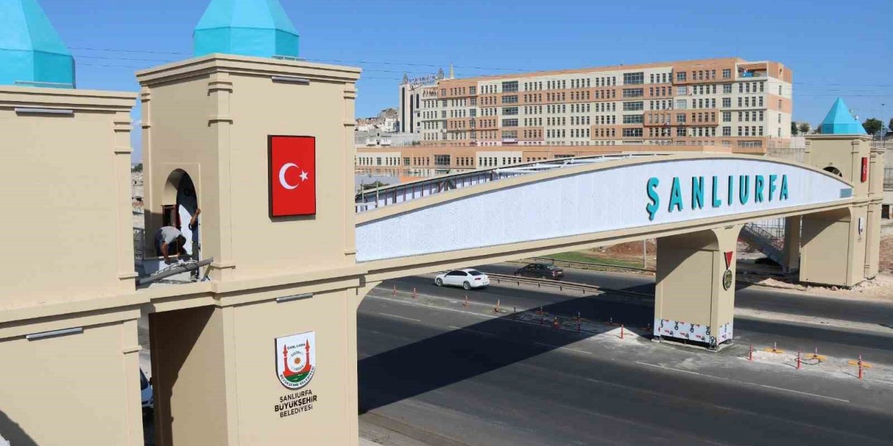 Trafik güvenliği yapılan üst geçitlerle sağlanıyor