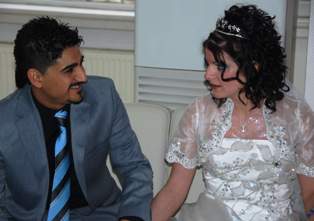 Akşehir'e İngiliz gelin