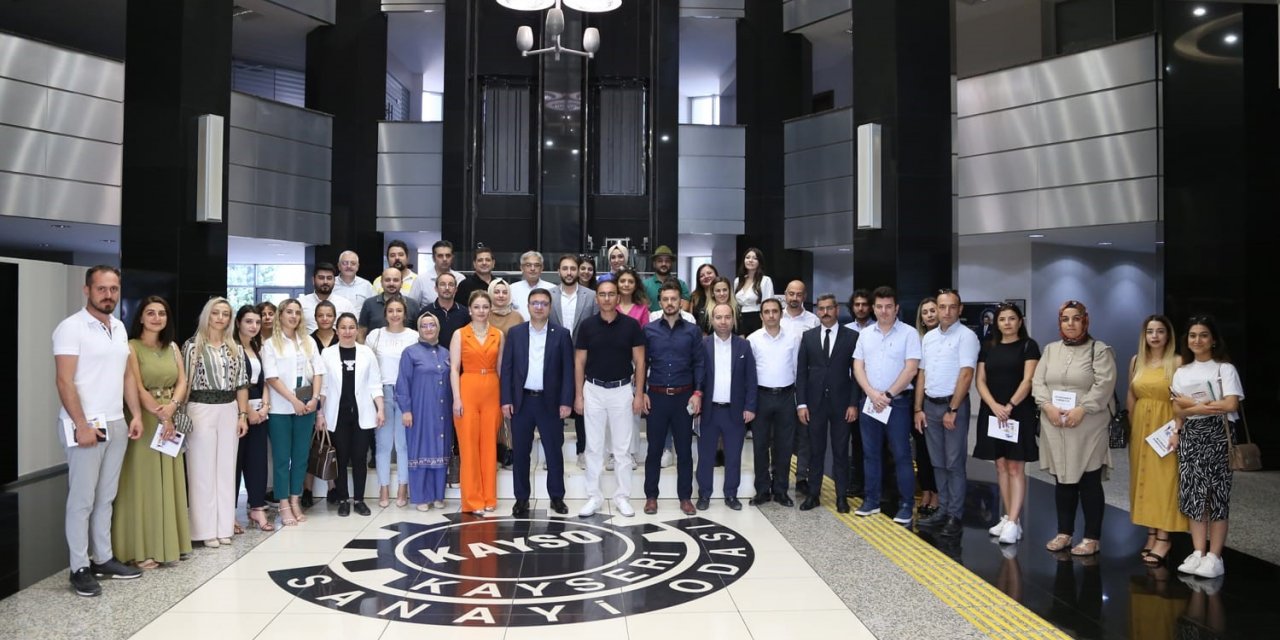 Büyükşehir Kariyer Merkezi’nden şehirde geniş kapsamlı insan kaynakları toplantısı