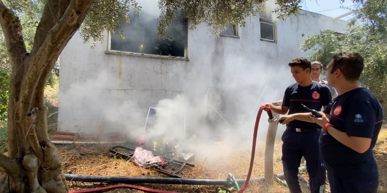 Yangında evi küle döndü, “Mal her zaman alınır can alınmaz” dedi