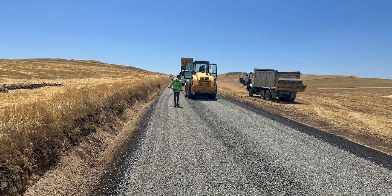 Diyarbakır’da kırsal mahalle yollarında çalışmalar sürüyor