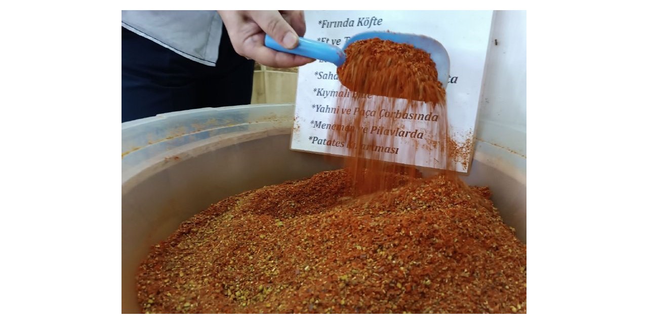 Tarifini kendi buldu, 26 yıldır aynı baharatı satıyor