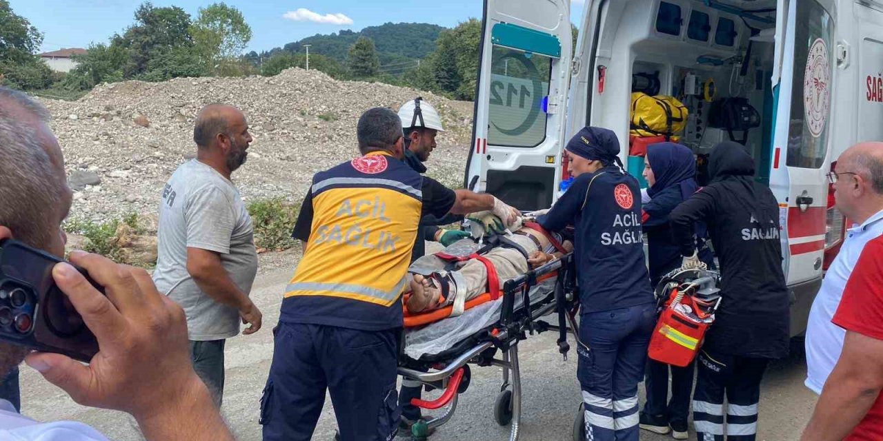 Elektrik hattı çeken 2 işçi akıma kapıldı