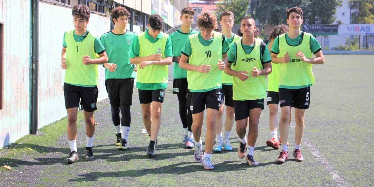 Genç horozlar yeni sezona iddialı hazırlanıyor