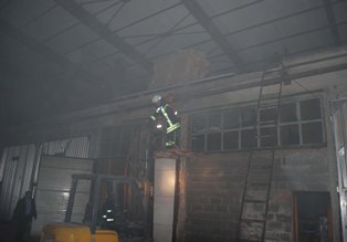 Kereste fabrikasında yangın