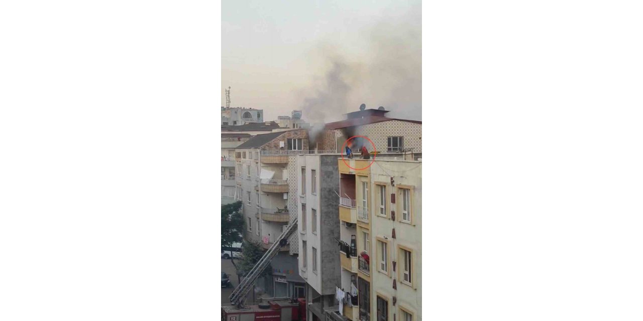 Madde bağımlısı, ailesine ait evi yaktı