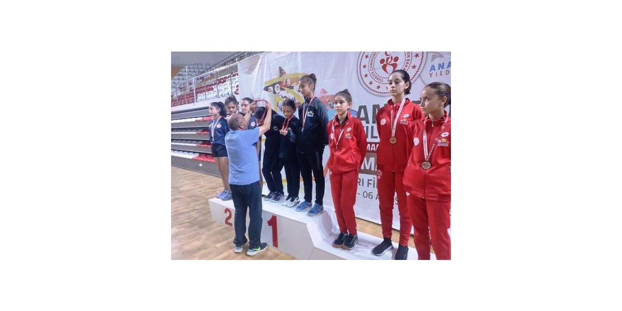 Kocasinan Masa Tenisi Takımı Şampiyon Oldu