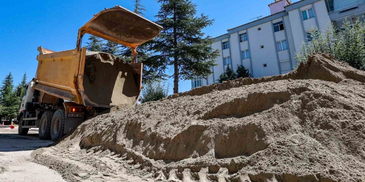 Uşak Belediyesi alt yapı ve üst yapı çalışmaları hız kesmeden devam ediyor