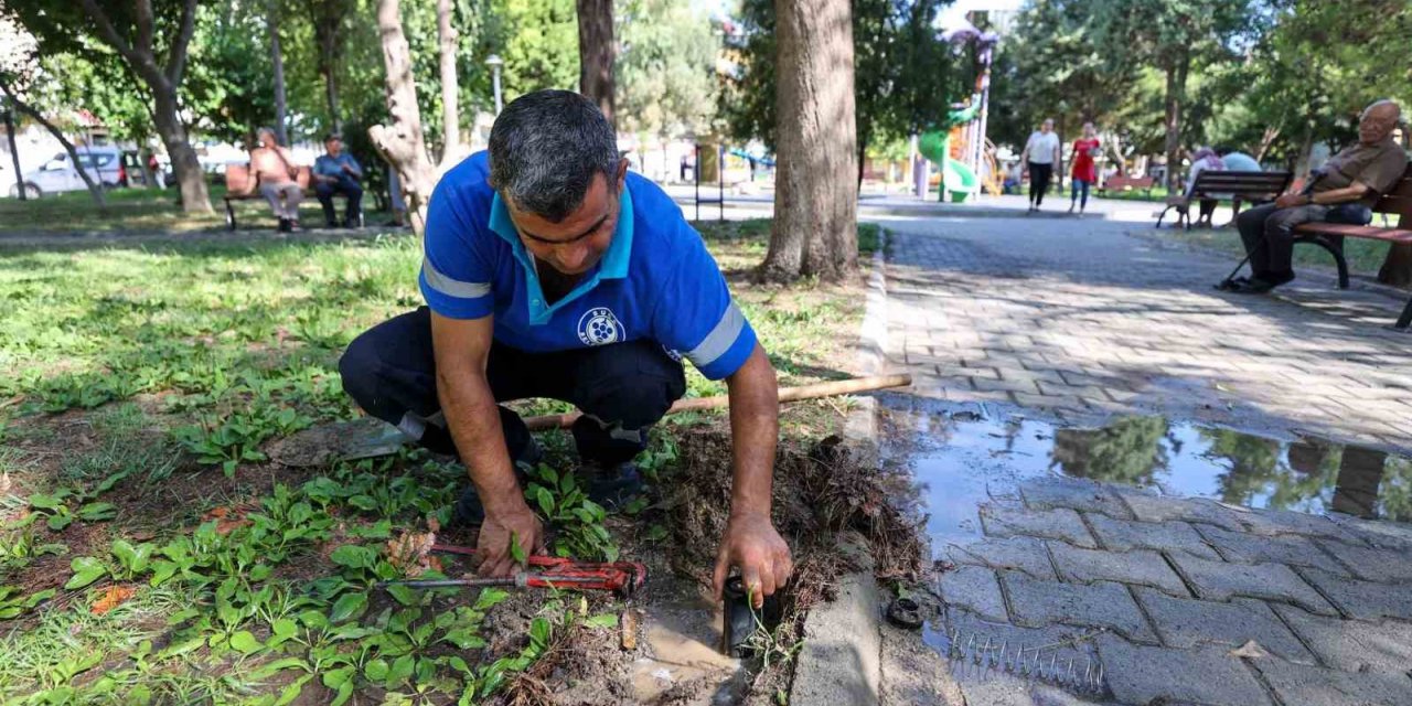 Buca’da çocuk park yakılmıştı, vandallar bu kez fıskiyeleri kırdı