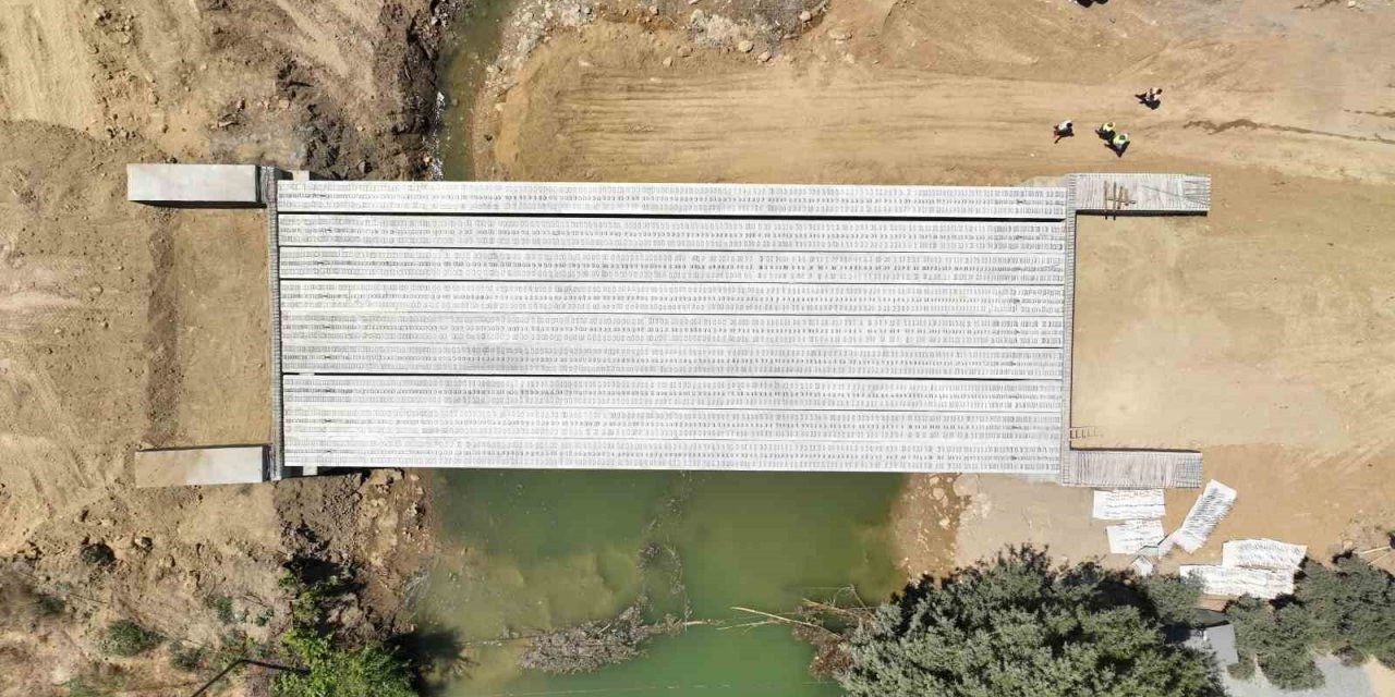 Naras Köprüsü’nde çalışmalar sürüyor