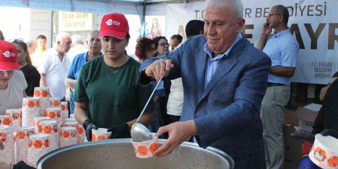 Efeler’den 8 bin kişilik aşure hayrı
