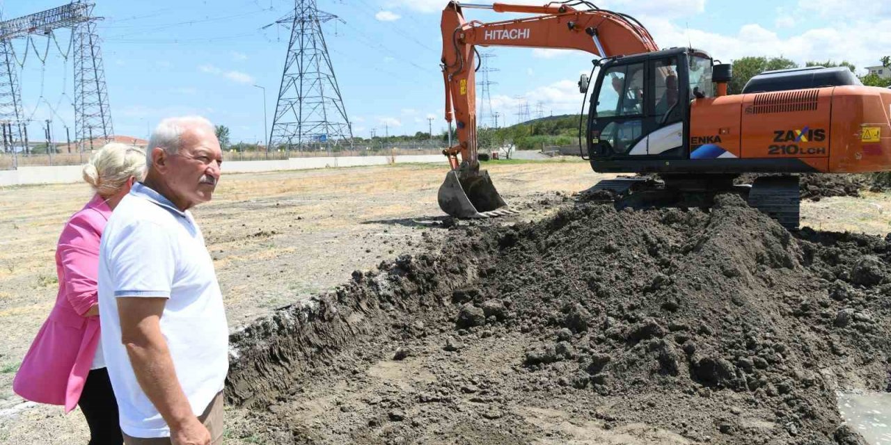 Lapseki Belediyesi kapalı ve açık düğün salonunun temeli atıldı