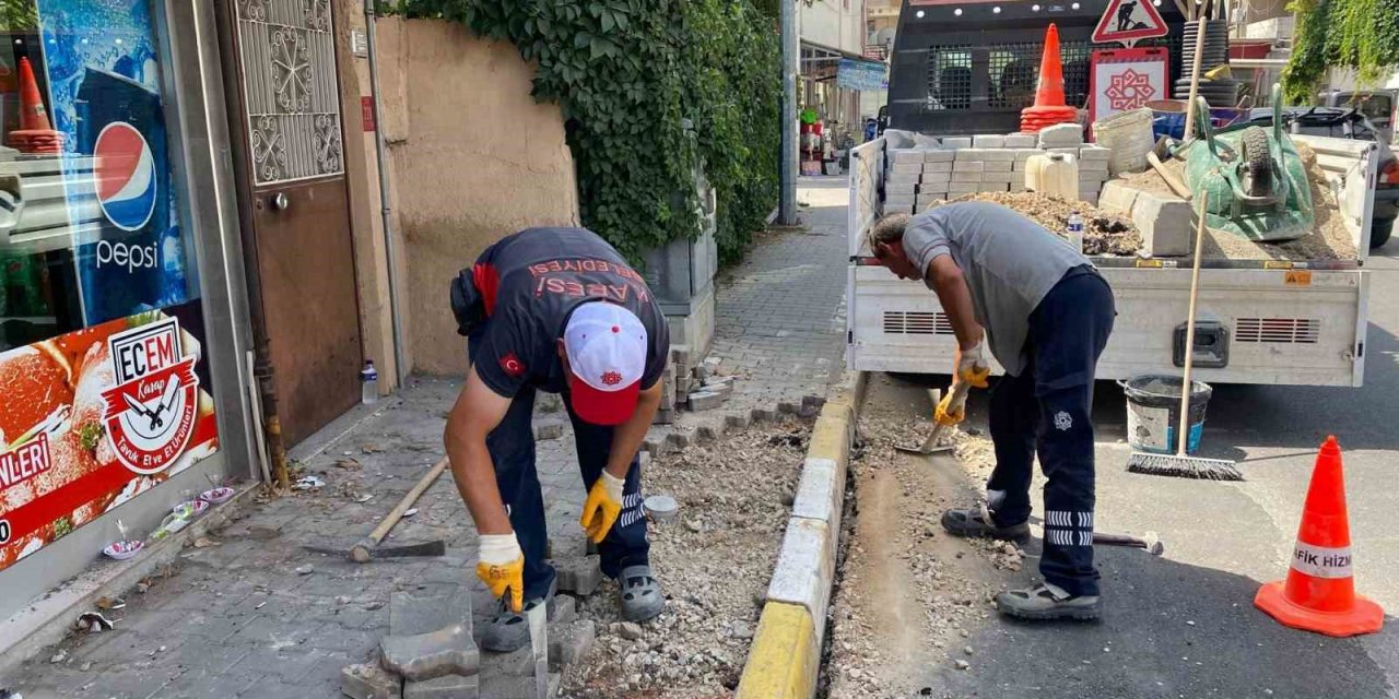 Karesi’de yol çalışmaları devam ediyor