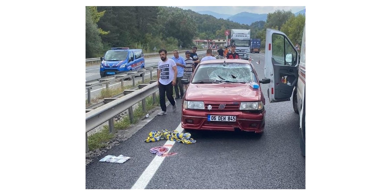 Karşıdan karşıya geçmek isteyen yaşlı vatandaşa otomobil çarptı