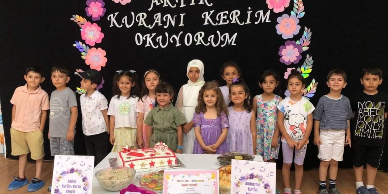 Kur’an öğrenen minikler taç giydiler