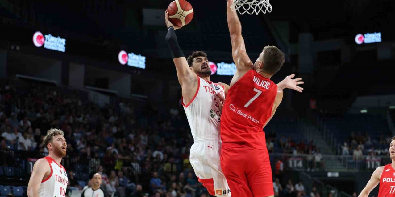 A Milli Erkek Basketbol Takımı, hazırlık maçında Polonya’yı mağlup etti