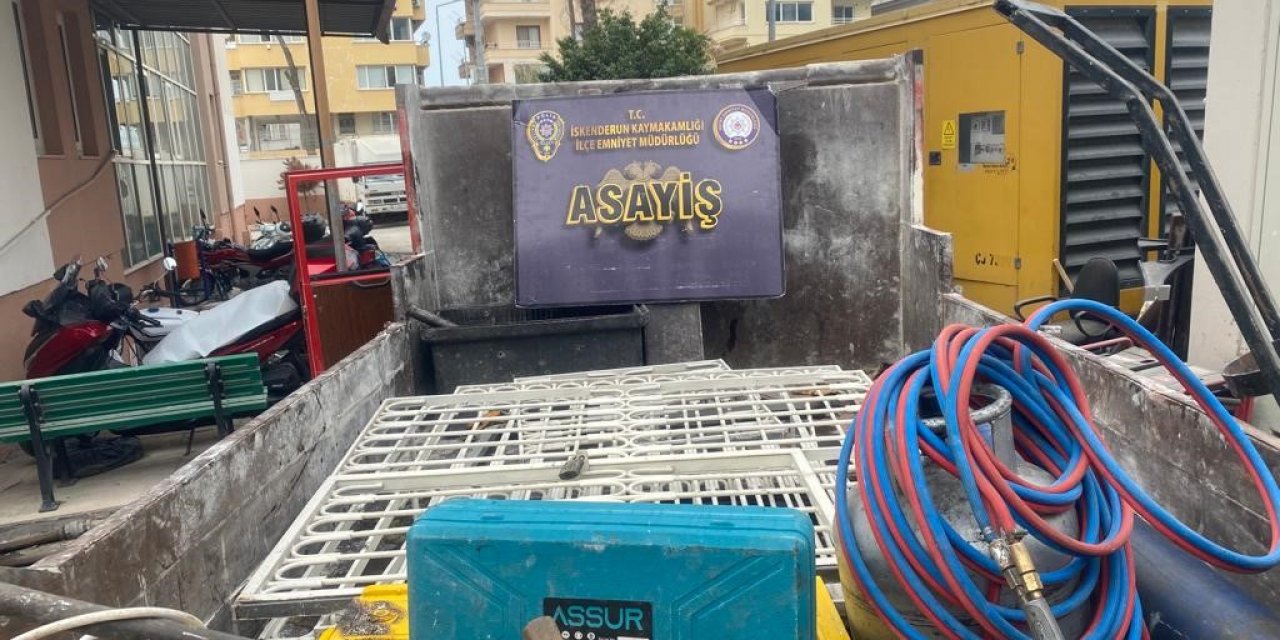 Hırsızlar suçüstü yakalandı