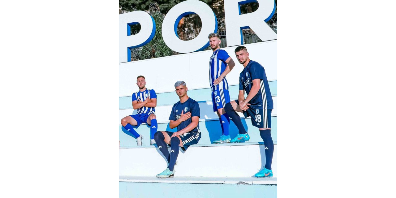 Erzurumspor FK’dan Cumhuriyet’in 100. yılına özel forma