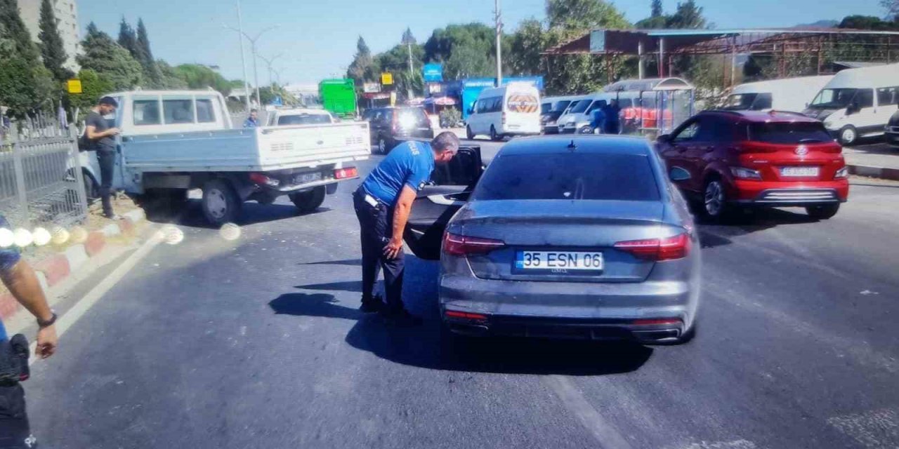 Kazayı karışıp kaçan araçta silah ele geçirildi