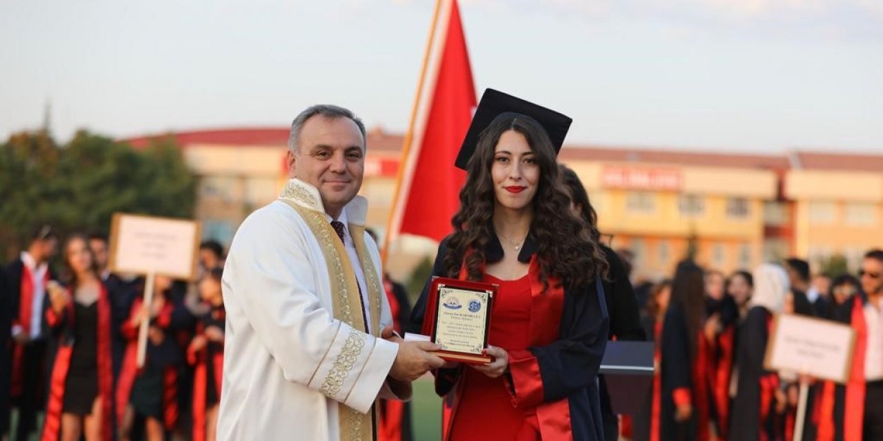 ERÜ Spor Bilimleri Fakültesi’nde mezuniyet heyecanı