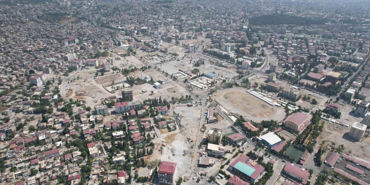 Depremin merkezi Kahramanmaraş’ta son durum görüntülendi