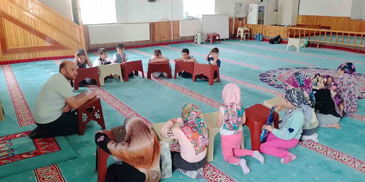 Dumlupınar’da Yaz Kur’an Kursu öğrencilerine seminer verildi