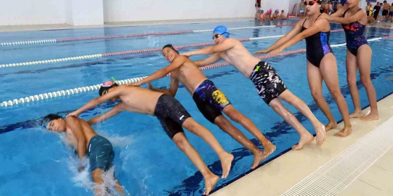 Kepez Belediyesi Spor Kulübü antrenörleri, kendi sporcularını yetiştiriyor