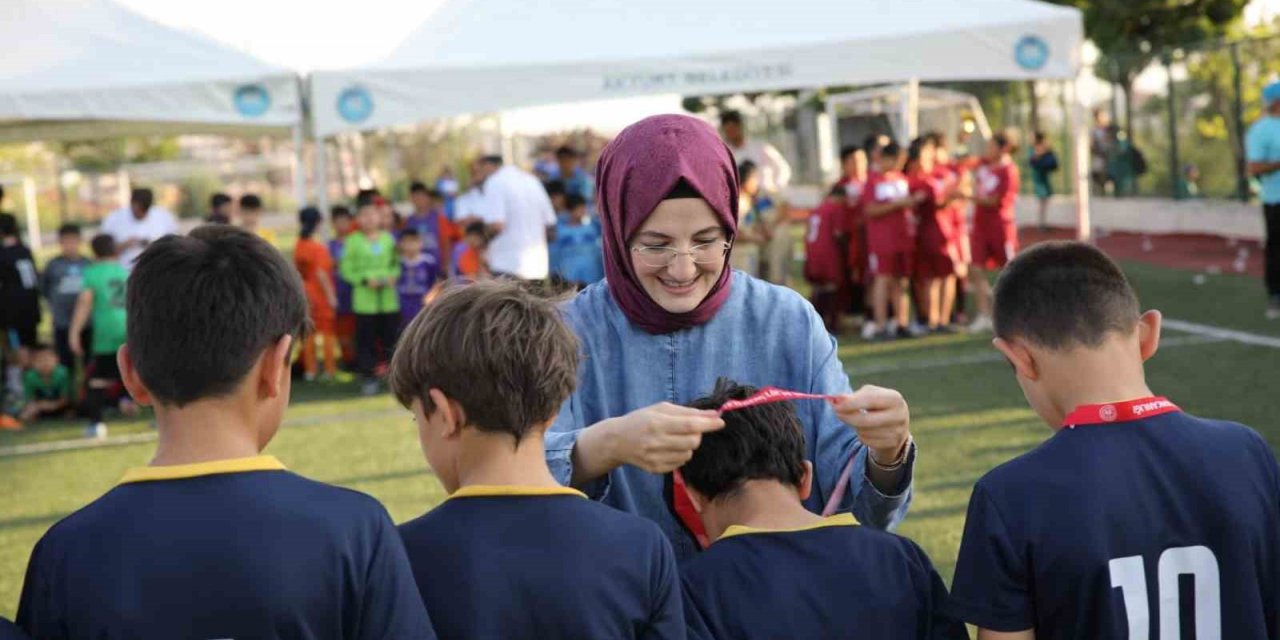 Akyurt’ta ’Camiden Sahaya’ futbol turnuvası gerçekleşti