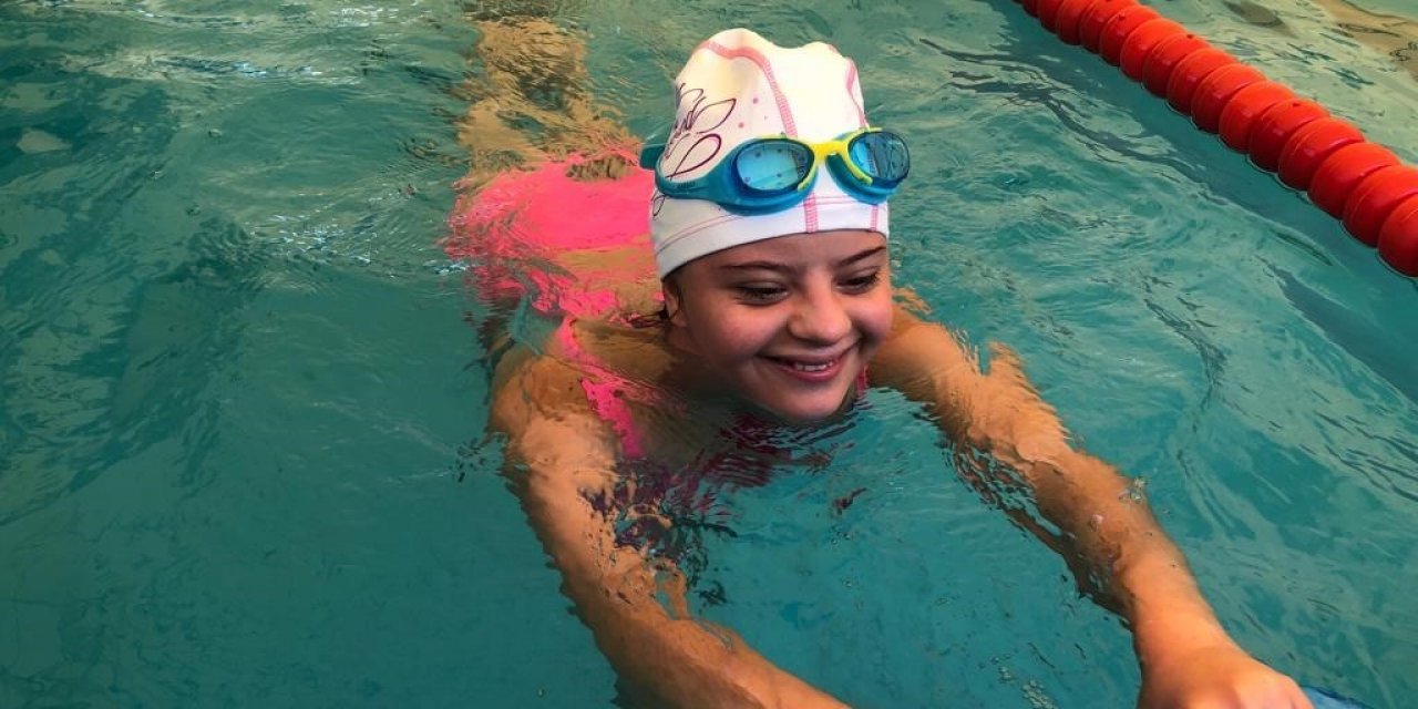 Özel sporcular yüzme yeteneği kazanıyor
