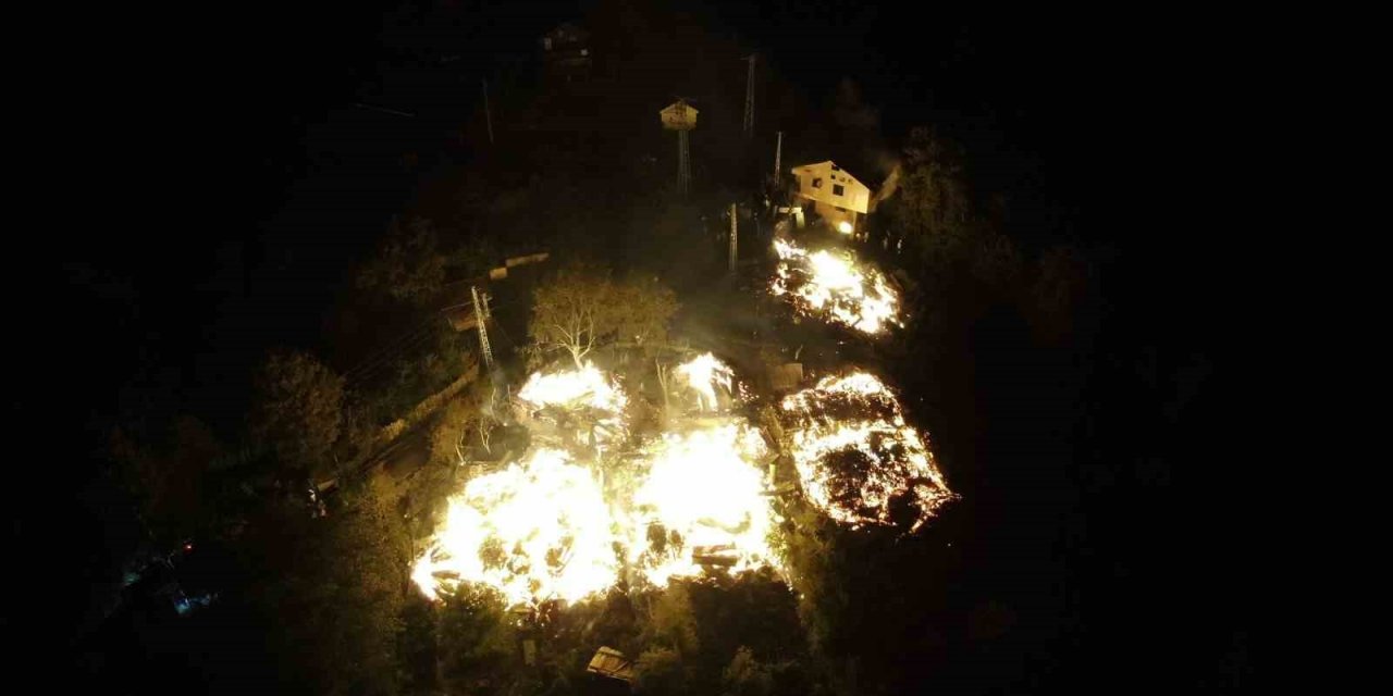 Vali Çakır: “Yangın kontrol altına alındı, soğutma çalışmaları devam ediyor”