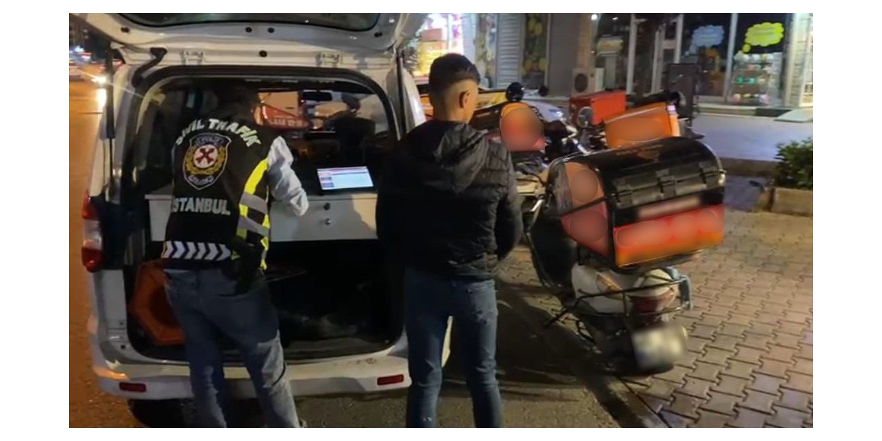 Başakşehir’de patlak lastikli motosikletli ehliyetsiz çıktı