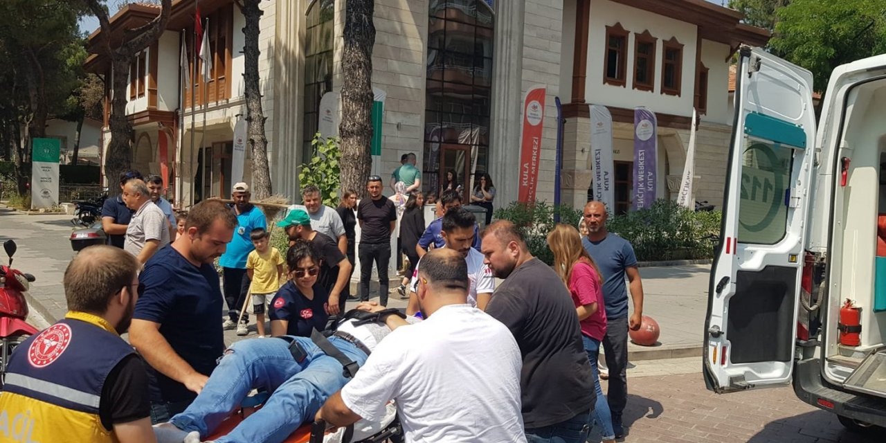 Elektrikli bisiklet otomobille kafa kafaya çarpıştı: 1 ağır yaralı