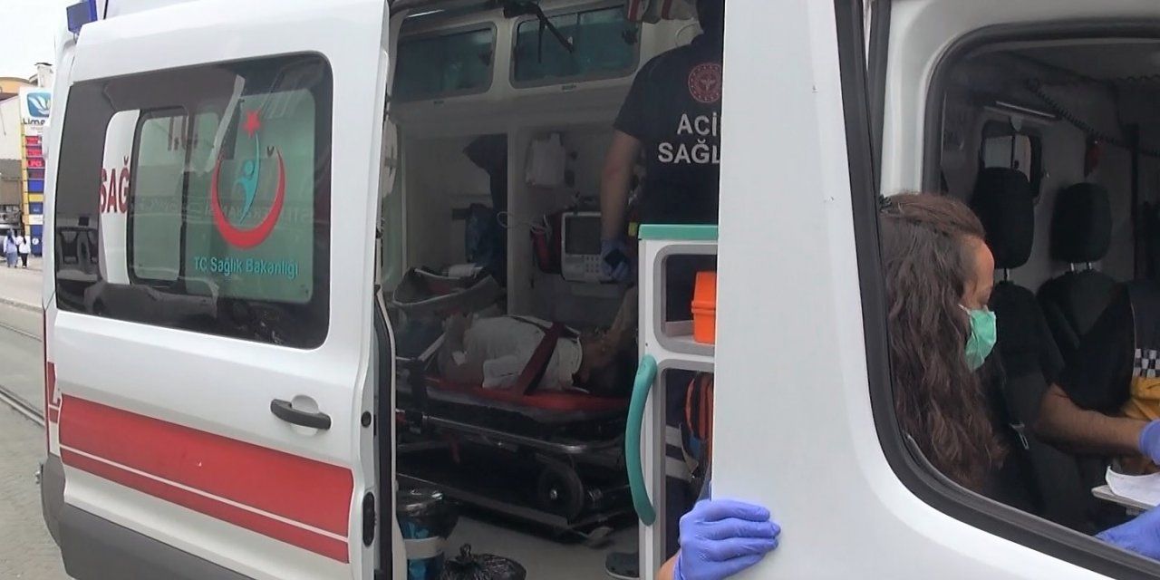 Otomobil ile çarpışan motosikletin sürücüsü yaralandı