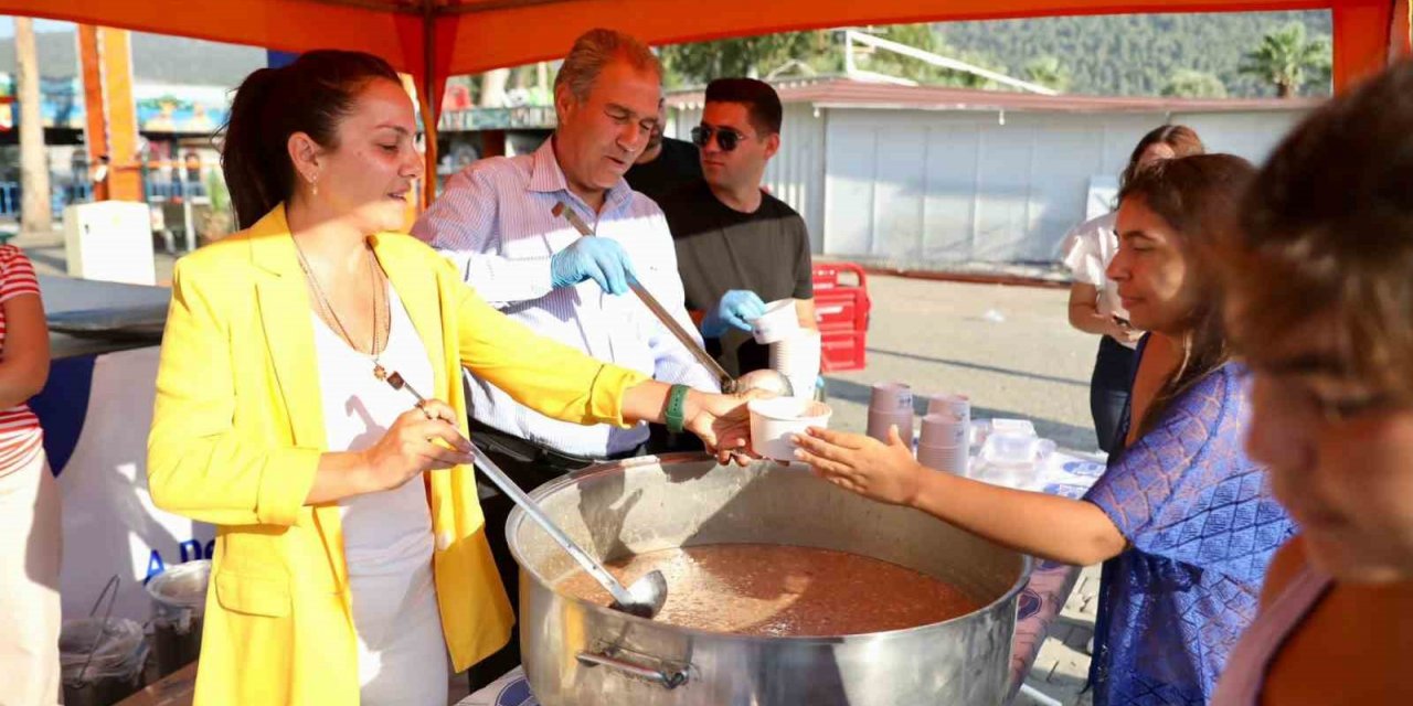 Didim Belediyesi’nden Akbük’te aşure hayrı