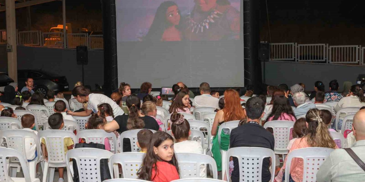 Nilüfer’de çocuklara açık hava sineması