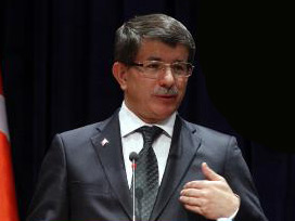Davutoğlu, Papandreu'ya sert çıktı