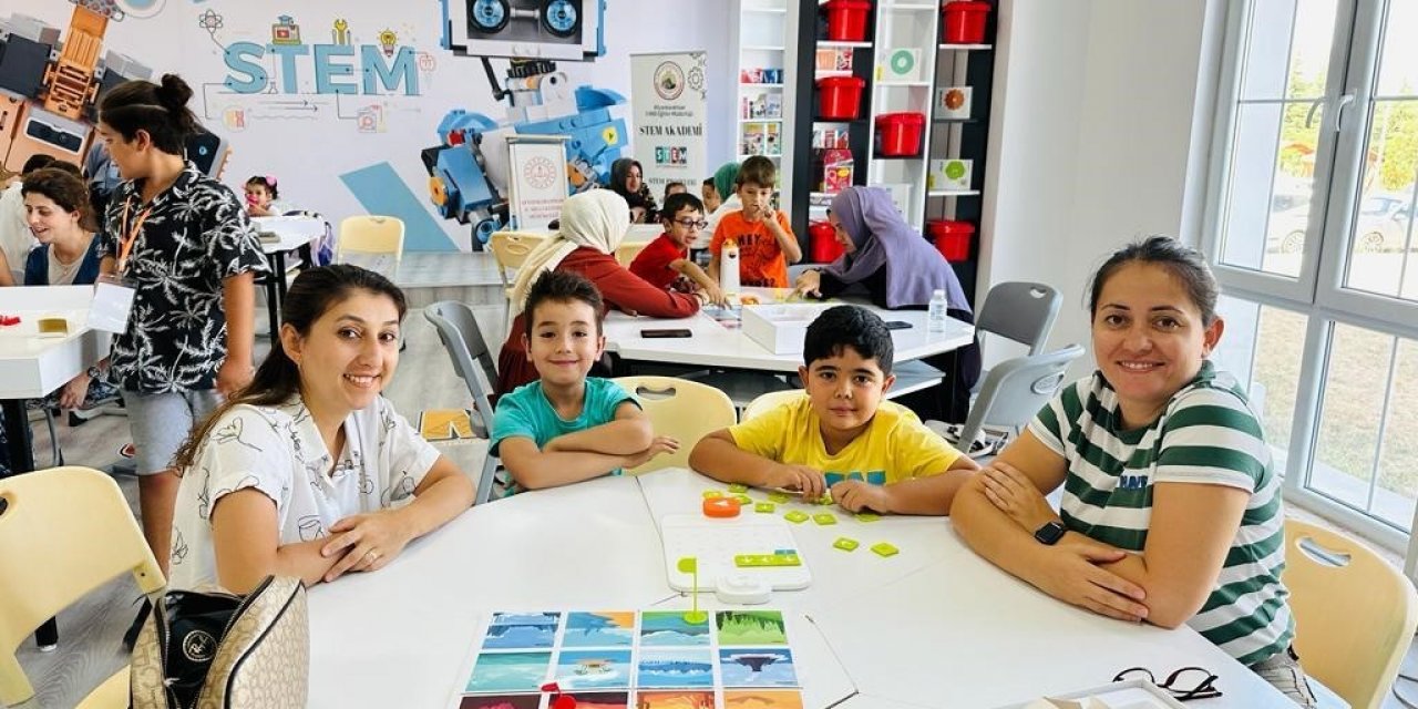 Afyonkarahisar’da STEAM atölyeleri açıldı