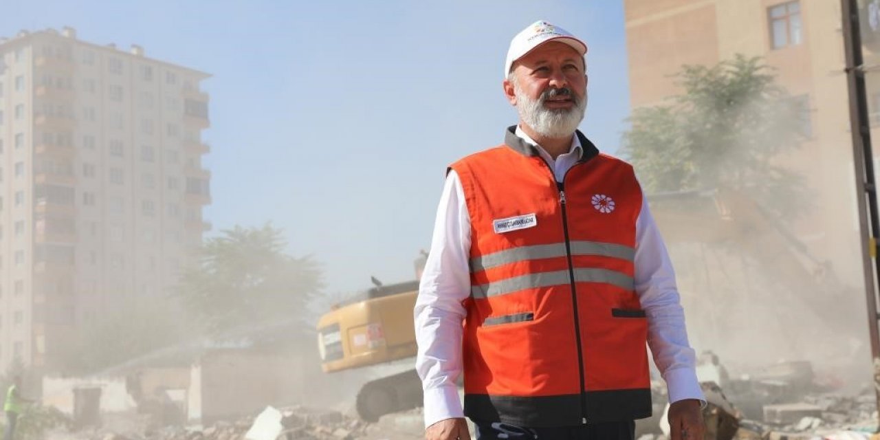 Başkan Çolakbayrakdar: "50 yıllık sorunları çözerken Kocasinan’ın gelecek 50 yılını planlıyoruz"