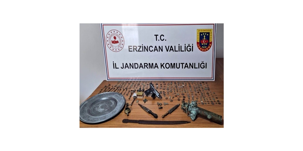 Erzincan’da 239 adet sikke ile çeşitli tarihi eserler ele geçirildi