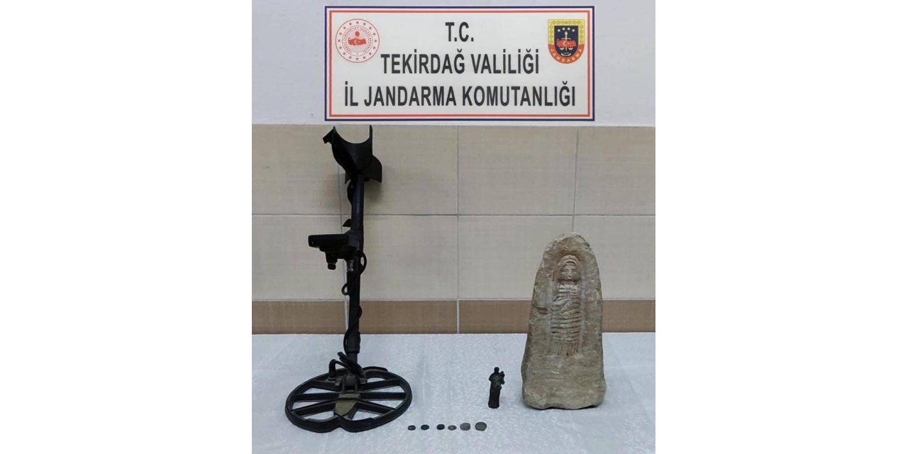 Evindeki tarihi eserleri piyasaya sürmeye çalışan şüpheli yakalandı