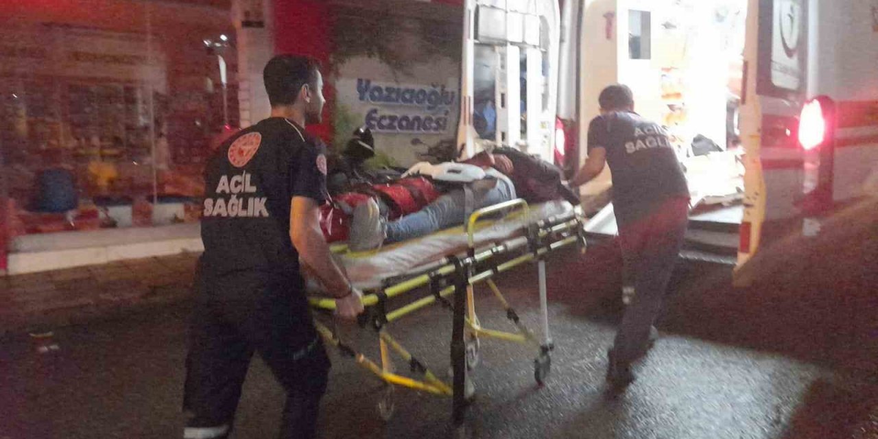 Kayganlaşan yolda devrilen motosiklet sürücüsü yaralandı